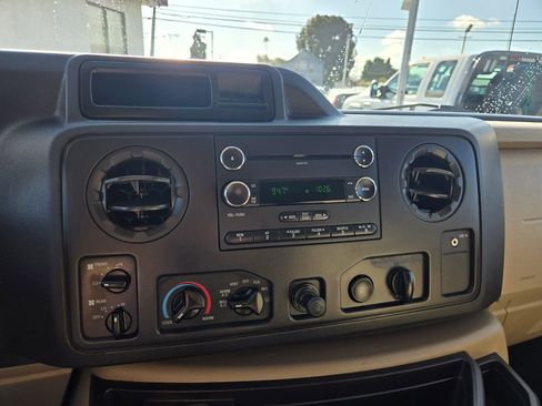 Used 2012 Ford E-350 and Econoline 350 XLT image 22