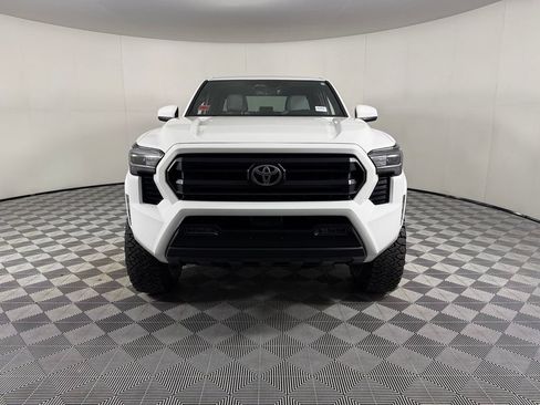 Used 2026 Toyota Tacoma SR5 AWD/4WD image 5