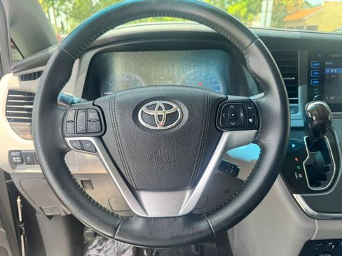 Used 2015 Toyota Sienna XLE w/ XLE Navigation Package FWD image 29