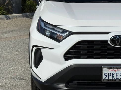 Used 2024 Toyota RAV4 XLE w/ Convenience Package FWD image 12