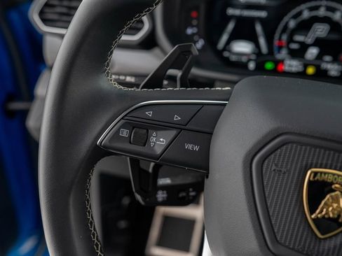 Used 2023 Lamborghini Urus S image 22