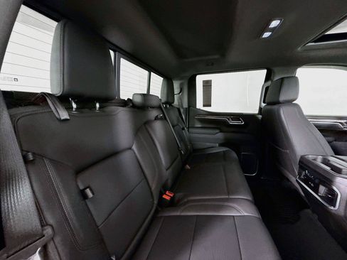 Used 2025 Chevrolet Silverado 1500 LTZ w/ LTZ Premium Package AWD/4WD image 41