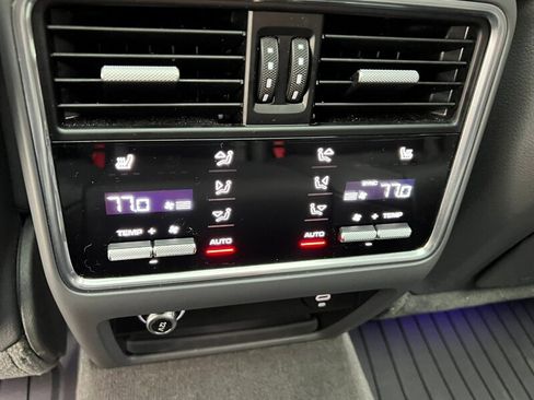Used 2021 Porsche Cayenne image 24