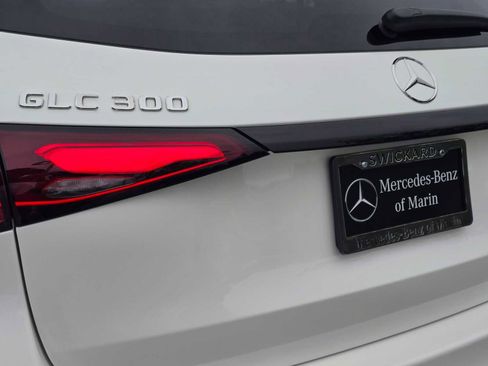 Used 2025 Mercedes-Benz GLC 300 4MATIC image 13