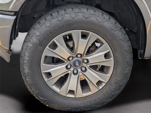 Used 2016 Ford F150 XLT w/ Equipment Group 302A Luxury AWD/4WD image 40