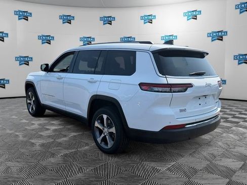 Used 2023 Jeep Grand Cherokee L Limited AWD/4WD image 3