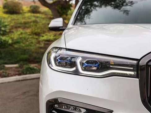 Used 2021 BMW X7 M50i AWD/4WD image 14