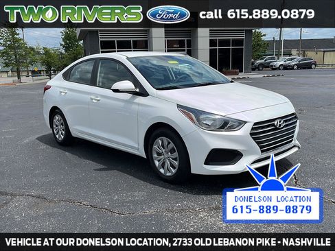Used 2020 Hyundai Accent SE FWD image 2