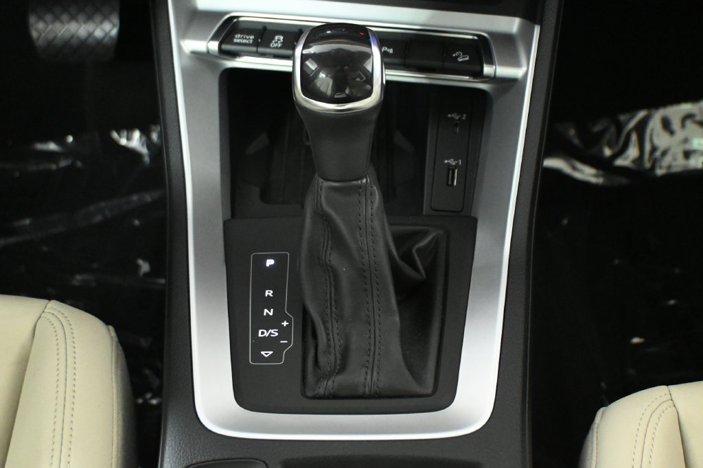 Used 2019 Audi Q3 2.0T Premium Plus w/ Premium Plus Package AWD/4WD image 23