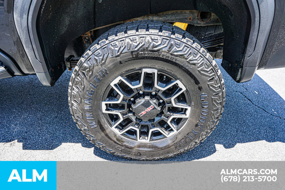 Used 2024 GMC Sierra 2500 AT4X AWD/4WD image 16