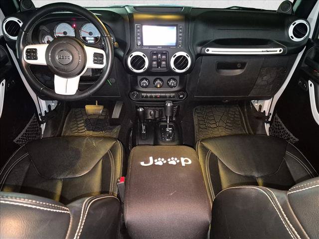 Used 2014 Jeep Wrangler Unlimited Sahara AWD/4WD image 12
