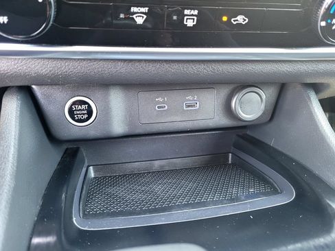 Used 2023 Nissan Rogue S AWD/4WD image 15