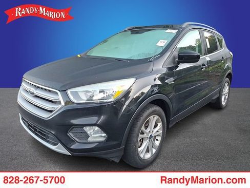 Used 2018 Ford Escape SE w/ SE Sync 3 Package AWD/4WD image 1
