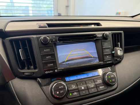 Used 2017 Toyota RAV4 XLE AWD/4WD image 30