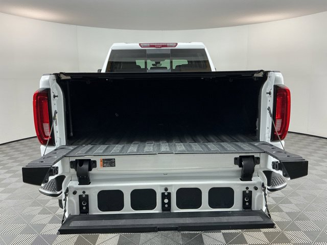 Used 2021 GMC Sierra 3500 Denali w/ Denali Ultimate Package AWD/4WD image 8