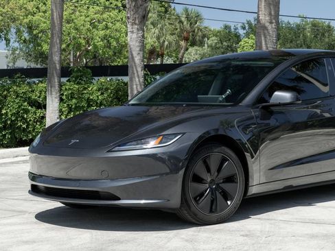 Used 2025 Tesla Model 3 Long Range RWD image 2