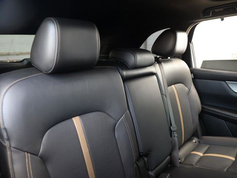 Used 2025 MAZDA CX-70 3.3 Turbo S w/ Premium Package image 16