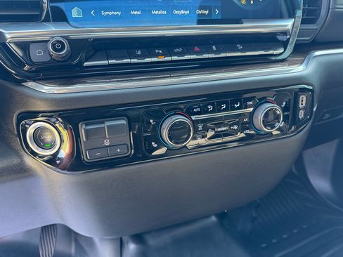 Used 2025 Chevrolet Silverado 3500 LT w/ Convenience Package image 18