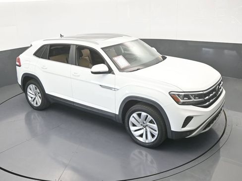 Used 2021 Volkswagen Atlas Cross Sport SE w/ Panoramic Sunroof Package image 58