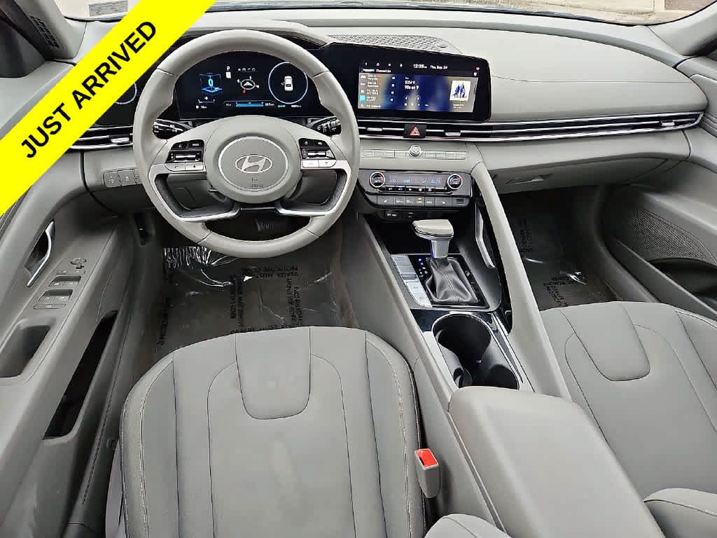 Used 2025 Hyundai Elantra SEL FWD image 10