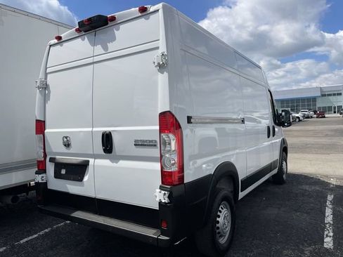 Used 2025 RAM ProMaster 2500 w/ Safety Group FWD image 9