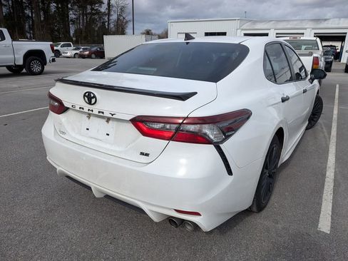 Used 2021 Toyota Camry SE w/ Convenience Package image 10