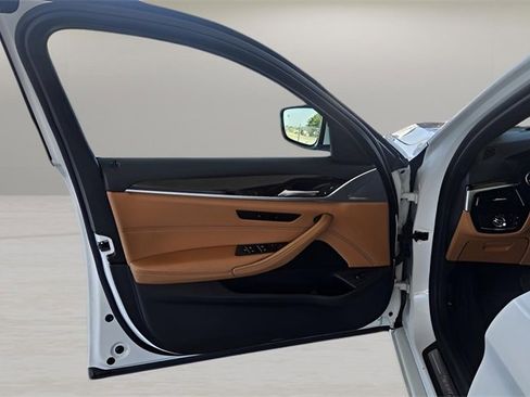 Used 2019 BMW 530i w/ Convenience Package image 11