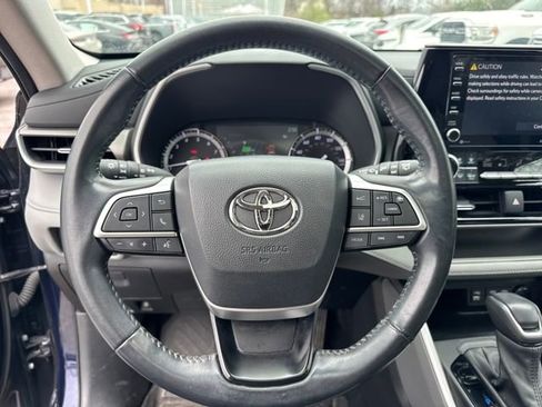 Used 2022 Toyota Highlander XLE image 20