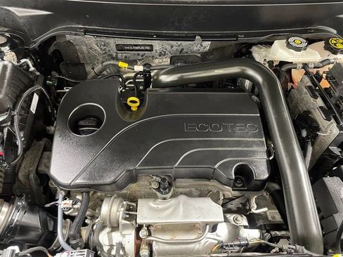 Used 2023 GMC Terrain SLE w/ GMC Pro Grade Package image 24