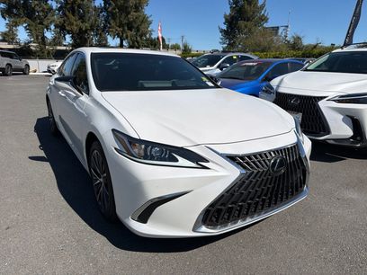 Used 2025 Lexus ES 300h w/ Premium Package