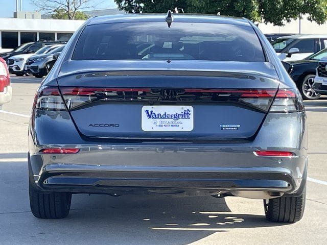 Used 2025 Honda Accord Touring image 5