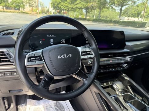 Certified 2024 Kia Telluride S w/ S Sunroof Package AWD/4WD image 13