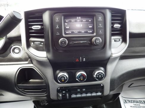 Used 2024 RAM 3500 Tradesman w/ Chrome Appearance Group AWD/4WD image 23