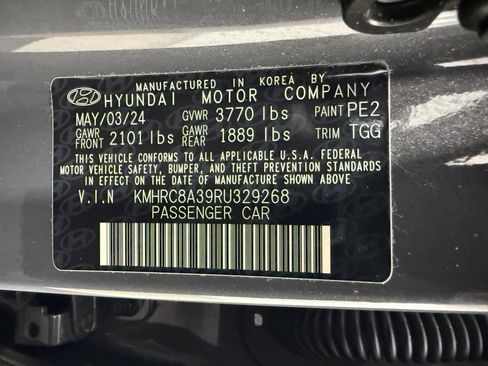 Used 2024 Hyundai Venue SEL image 14