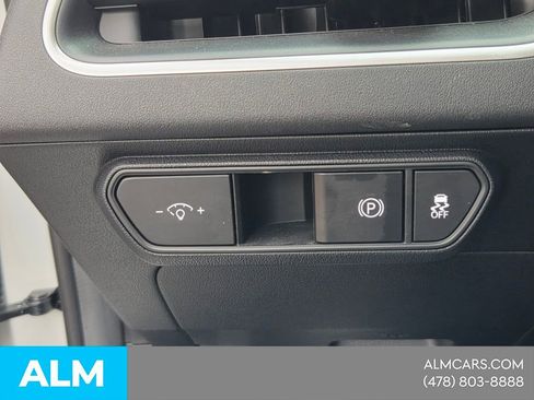 Used 2025 Kia K4 LXS image 29