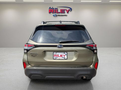 Certified 2025 Subaru Forester Premium AWD/4WD image 4