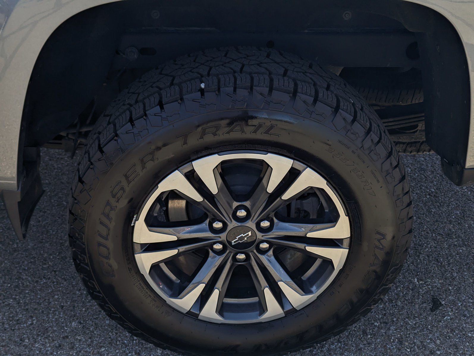 Used 2022 Chevrolet Colorado Z71 w/ Trail Boss Package AWD/4WD image 7