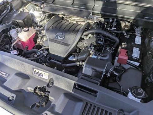 Used 2023 Toyota Highlander L image 34