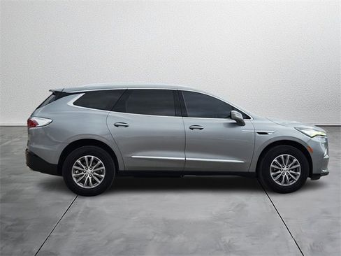 Used 2023 Buick Enclave Premium image 5