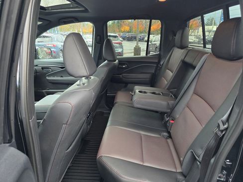 Certified 2024 Honda Ridgeline Black Edition image 9