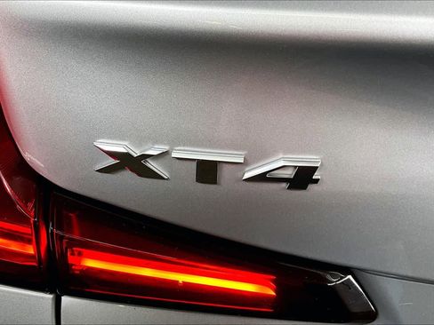 Used 2020 Cadillac XT4 Premium Luxury w/ Cold Weather Package image 10