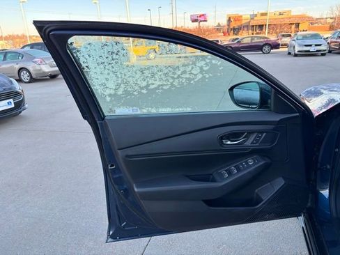 Certified 2025 Honda Accord EX-L image 9