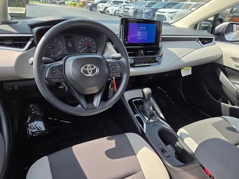 Used 2025 Toyota Corolla LE FWD image 8
