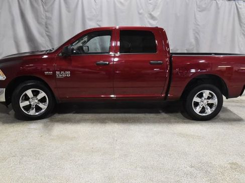 Used 2022 RAM 1500 Classic SLT image 6