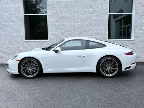 Used 2017 Porsche 911 Carrera 4 AWD/4WD image 5