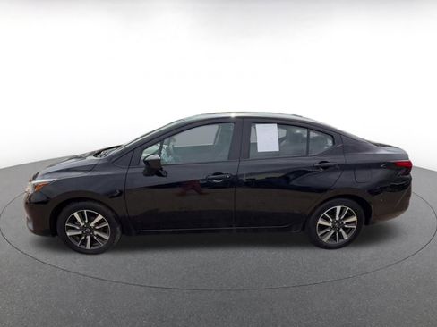 Used 2025 Nissan Versa SV image 9