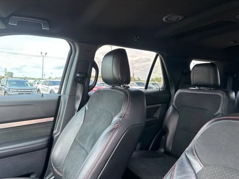 Used 2019 Ford Explorer XLT w/ Equipment Group 202A FWD image 32