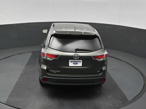 Used 2016 Toyota Highlander Plus FWD image 15