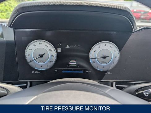 Certified 2025 Hyundai Elantra SEL FWD image 23