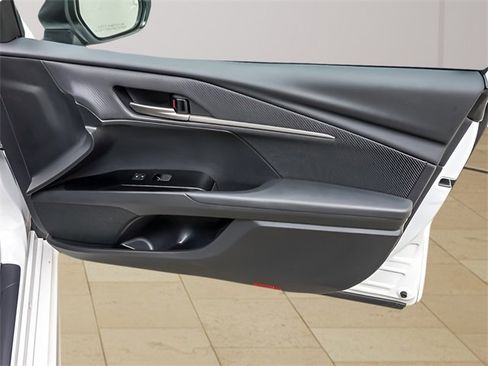 Certified 2025 Toyota Camry SE image 24